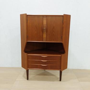 Vintage Danish Modern Teak Gunni Omann Corner Cabinet 