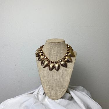 vintage gold toned leaf charm necklace 
