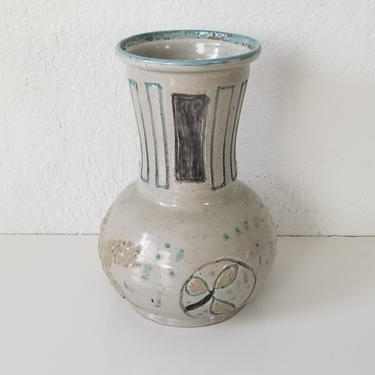 Mid-Century Artistic Studio Pottery Vase , Signed . 