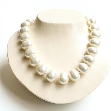 Butter Oversized Pearl Necklace
