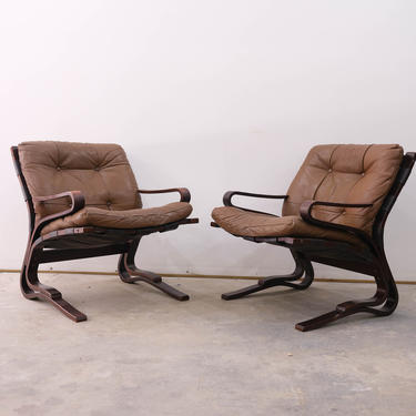 Pair of Vintage Norwegian Modern Skyline Leather Lounge Chairs 