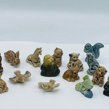 Vintage (15) PC Collection of  Ceramic Wade  Red rose Figurines  1 1/2&quot; 