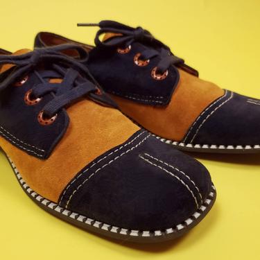 Vintage 1960's Buster Brown mod lace-up leather oxfords. (Size 7.5) 