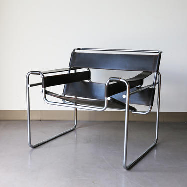 Authentic Knoll B3 by Marcel Breuer in dark brown leather 