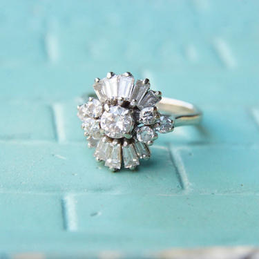 Vintage Art Deco 14K White Gold Diamond Ring, Diamond Cluster Ring, Brilliant/Baguette Cut Diamonds, Engagement Ring, Size 6 1/4 US 