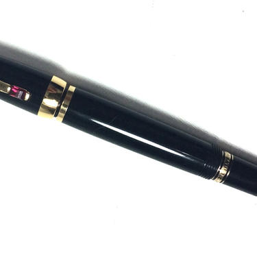 Montblanc Bohme Rouge M retractable fountain pen 14kt. gold nib with ruby gemstone 