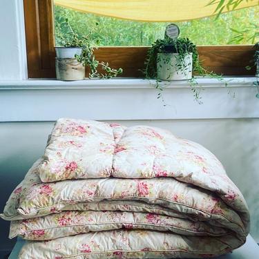 Beautiful rare find eiderdown floral vintage French comforter 