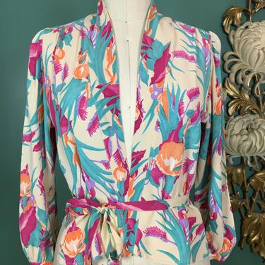 1970s rayon blouse, novelty print, vintage 70s blouse, bird print, belted top, 70s does 40s, 1940s style blouse, trio togs, size small, 34 