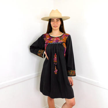 Oaxacan Noir Dress // vintage 70s embroidered black boho hippie Mexican hippy mini 1970s sun cotton // S/M 
