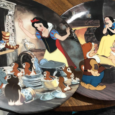 Disney Snow White Plates Knowles set of 2 