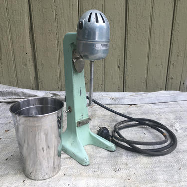 Vintage 1950s Gilbert milkshake malt electric mixer 