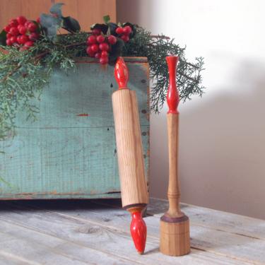Vintage wood rolling pin & pounder / vintage red handle rolling pin / red rustic farmhouse kitchen decor / vintage baking tools / red masher 