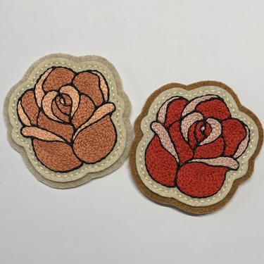 Handmade / hand embroidered beige &amp; off white felt patch - small blush pink or red rose - vintage style - traditional tattoo flash 