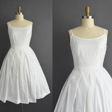 1950s vintage dress | Gorgeous Classic White Cotton Full Skirt Summer Dress | Small | 50s dress 