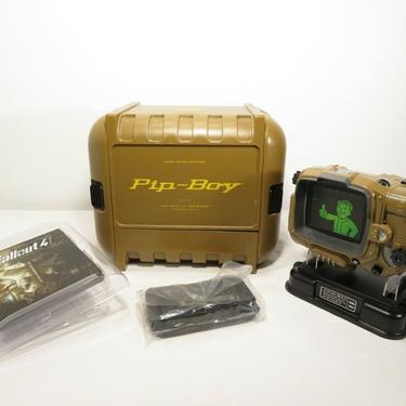 FALLOUT 4; PIP BOY COLLECTOR'S EDITION Model 3000; CASE STAND GAME for XBOX ONE