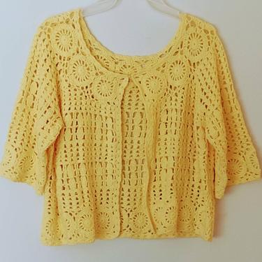 Vintage 1990s Women's Cotton Crochet Hook & Eye Clasp Medallion Marigold Cardigan Spring Summer Sweater 