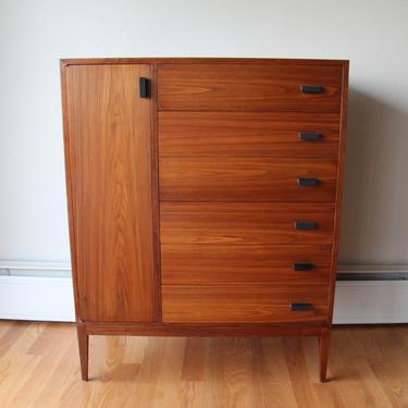 Vintage Mid Century Modern Walnut Gentleman's Chest Dresser 