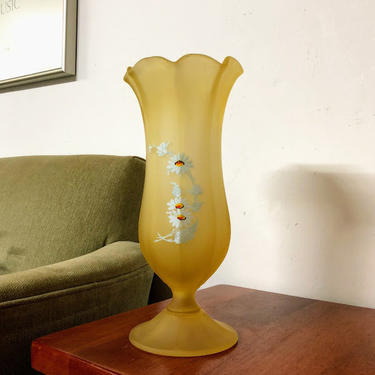 Vintage Westmoreland Yellow Mist Daisy Decal 11 3/4 Vase 