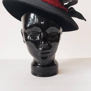 1930s Black Wool Hat with Large Bow & Red Velvet   / 30s Modernist Sculptural Hat Dover Pollack 