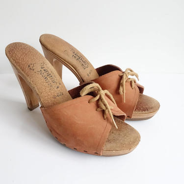 Vintage 70s Leather Lace Up Heels/ Wooden Heel Sandals/ Brown 1970s Platform Shoes/ Size 6 6.5 