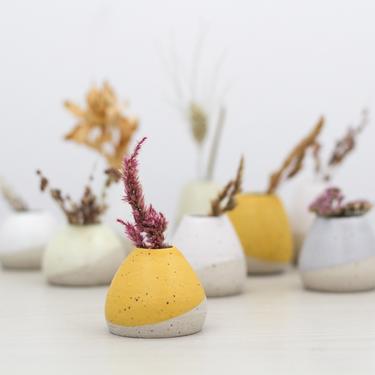 Mini Ceramic Bud Vase - Small Speckled Vase - Handmade Modern Pottery Clay - Mini Bottle / Jar for Tiny Bouquets - Flower Holder / Pot 
