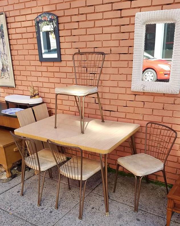 Mid Century Dinette Table and Four Chairs, 