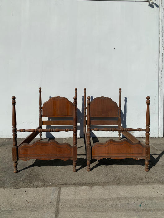 2 Twin Beds Antique Traditional Single, Antique Twin Beds