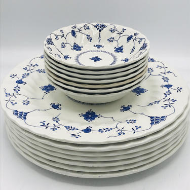 Vintage 14 PC Yorktown Salem China Co, Olde Staffordshire Ironstone, (7) Dinner Plates (7) Berry bowls England- Rare Collection Finlandia 