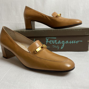 60’s Ferragamo leather shoes Low wide heel sleek Camel color shiny gold buckle accent sleek with original box Salvatore Ferragamo size 10AAA 