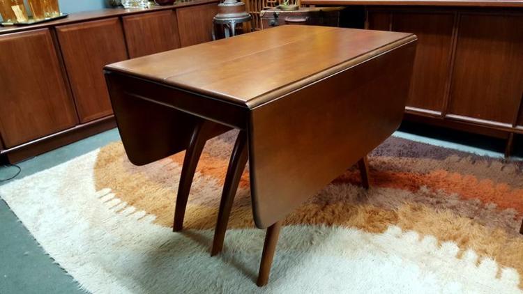 Wishbone drop leaf dining table with two additional leaves by Heywood Wakefield