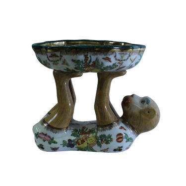 Vintage Oriental White Color Flower Monkey Holding Bowl Figure cs5245E 