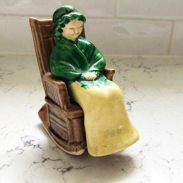 Vintage Grandma on a rocker salt and pepper shakers GNCO Japan, Rocking Chair Shaker by LeChalet