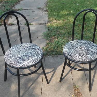 Vintage Metal 2 Chairs Metal Tubular Black Chairs Tribal Seat Cushions Black White Decor Boho Bohemian Kitchen Accent Chairs Bentwood Style 