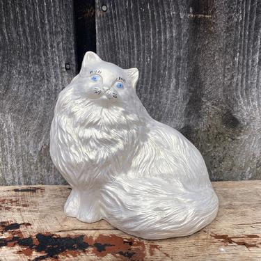 Vintage Cat Statue -- Grandma Cat Statue -- 1980s Cat Statue -- Cat Figurine -- Vintage White Cat Statue -- White Cat -- Cat Figurine 