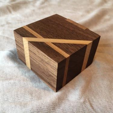 Walnut Ring Box with Maple &amp; Cherry Accents 