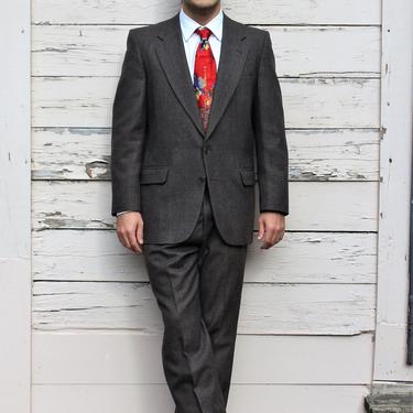 Vintage 1980s Pierre Cardin Suit Designer Suit Pockets two button 40R Men taupe textured wool 