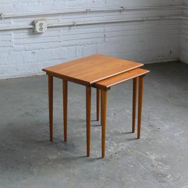 Danish Modern Teak Nesting Tables // Side Tables-(Set of 2) 