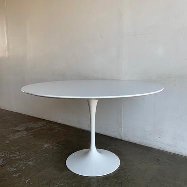 Knoll Saarinen dining table #1 - laminate top 