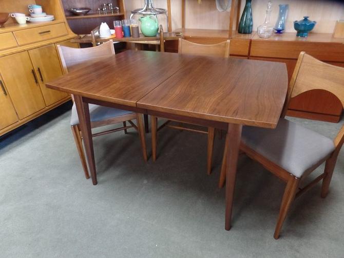 Mid Century Modern Small Scale Boat Shape Dining Table By Broyhill From Peg Leg Vintage Of Beltsville Md Attic