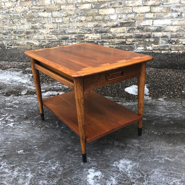 Lane Acclaim Accent Table With Drawer 