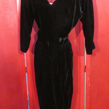 Vintage Pat Hartly Black Velvet Cocktail Dress Mad Men Style 1950s Sexy Slinky Sheath 