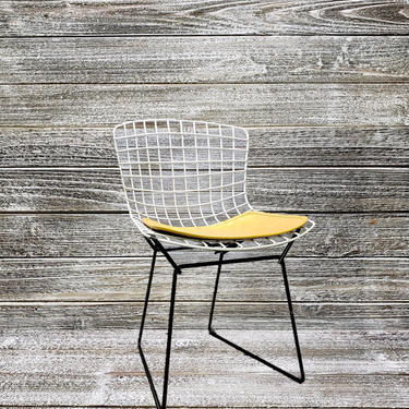 Vintage Harry Bertoia Wire Chair, Knoll Black & White Two Tone Metal Child Chair, Yellow Seat Pad, Mid Century Modern, Vintage Furniture by AGoGoVintage