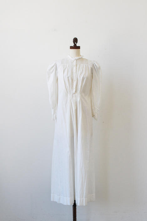 victorian white cotton puff sleeve night dress 