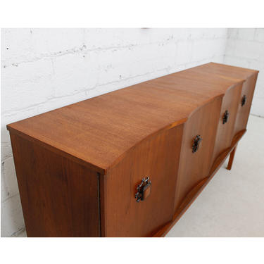 English G-Plan Walnut Concave Scalloped Sideboard / Bar Cabinet by E Gomme Ltd