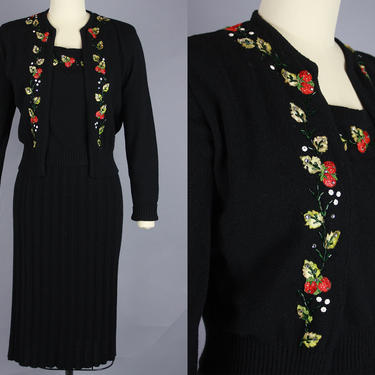 40s 50s Black Knit Wool Three Quarter Sleeve Stretchy Sheath Dress x-small/small Vintage 1940s 1950s Sweater Dress
