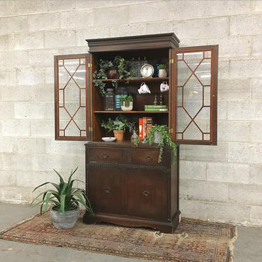 LOCAL PICKUP ONLY ————— Antique China Cabinet 