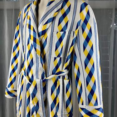 1950's Searsucker Lounge Robe - Art Deco Patterned Cotton Searsucker - 3 Patch Pockets - Matching Sash - Mens Size Large 