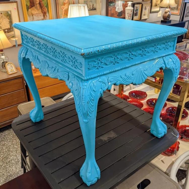 Beautiful turquoise table. Shabby chic. 27x24x25"