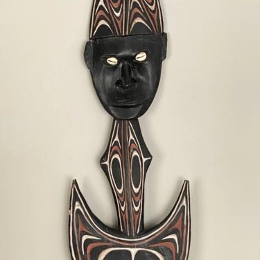 Vintage New Guinea Pacific Islands Wood Carved Mask Wall Hanging 