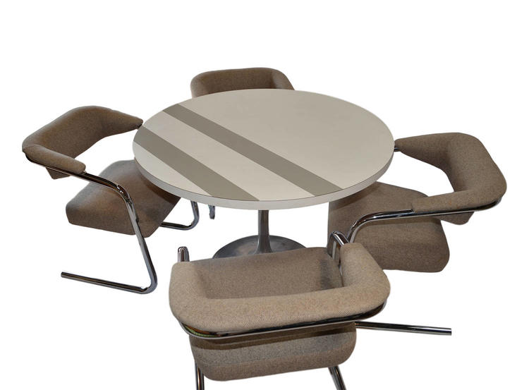 Mid Century Dining Set Four Saarinen Style Chairs Circular Table 